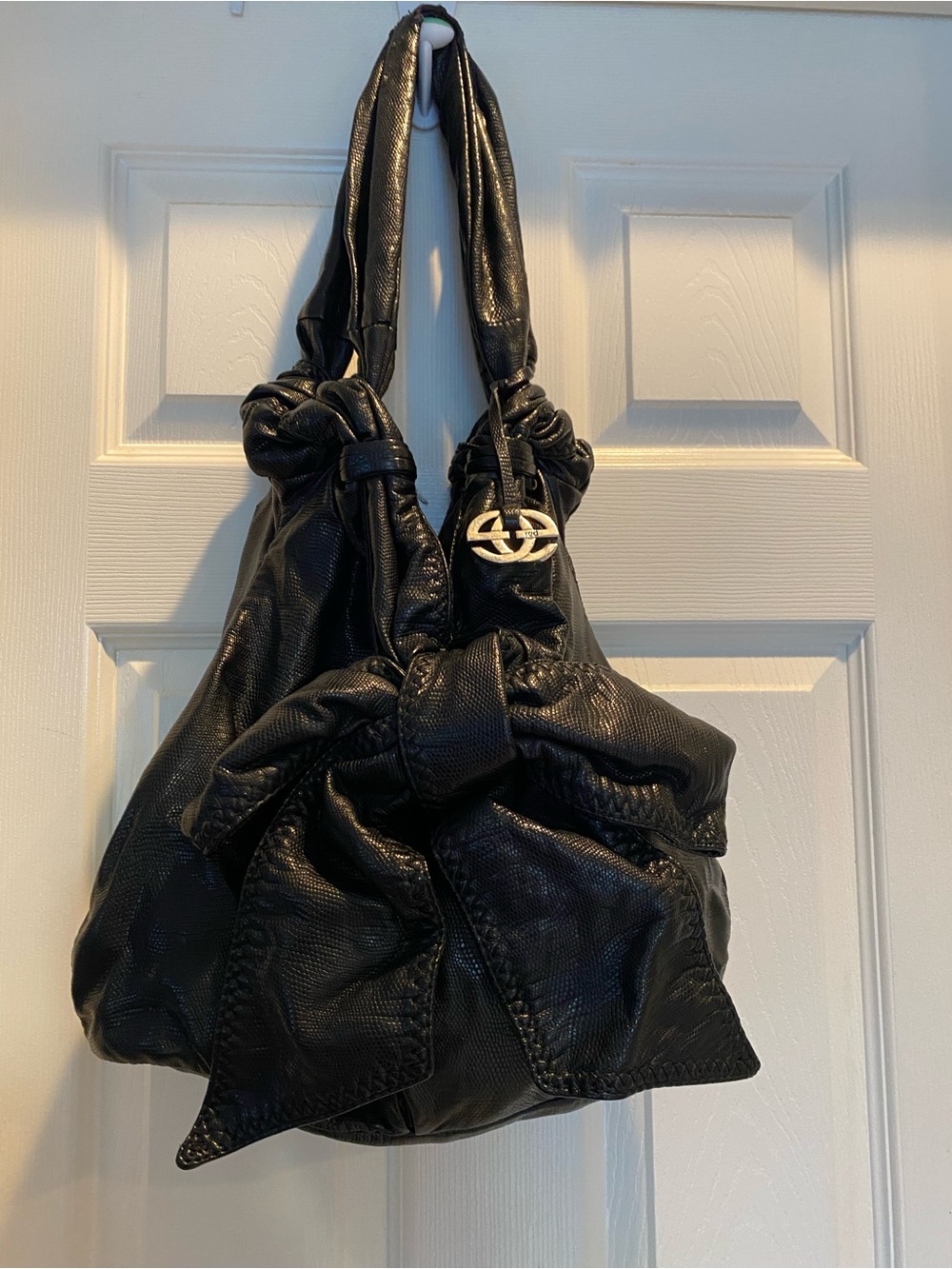 Black Women's Knot-Detail Shoulder Bag